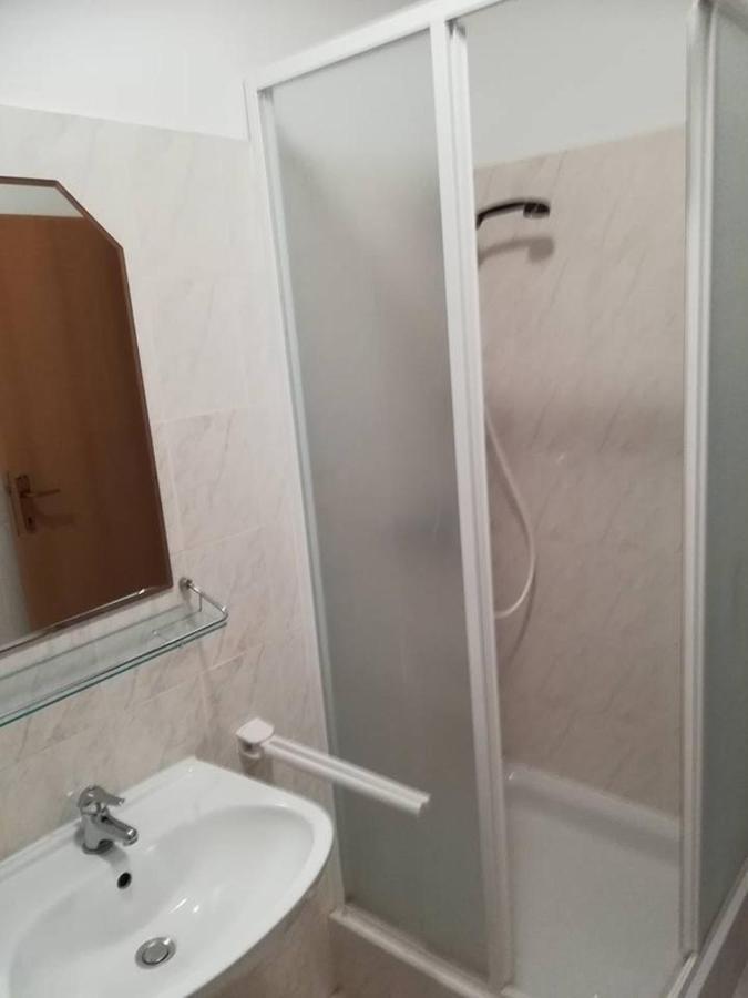 Apartment Grscica 4487A Prizba Luaran gambar