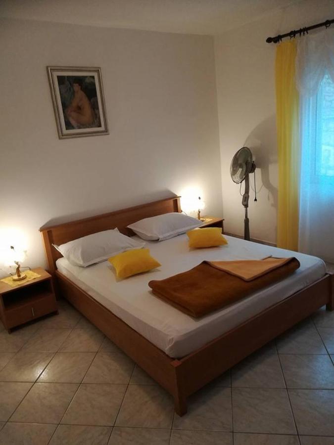 Apartment Grscica 4487A Prizba Luaran gambar